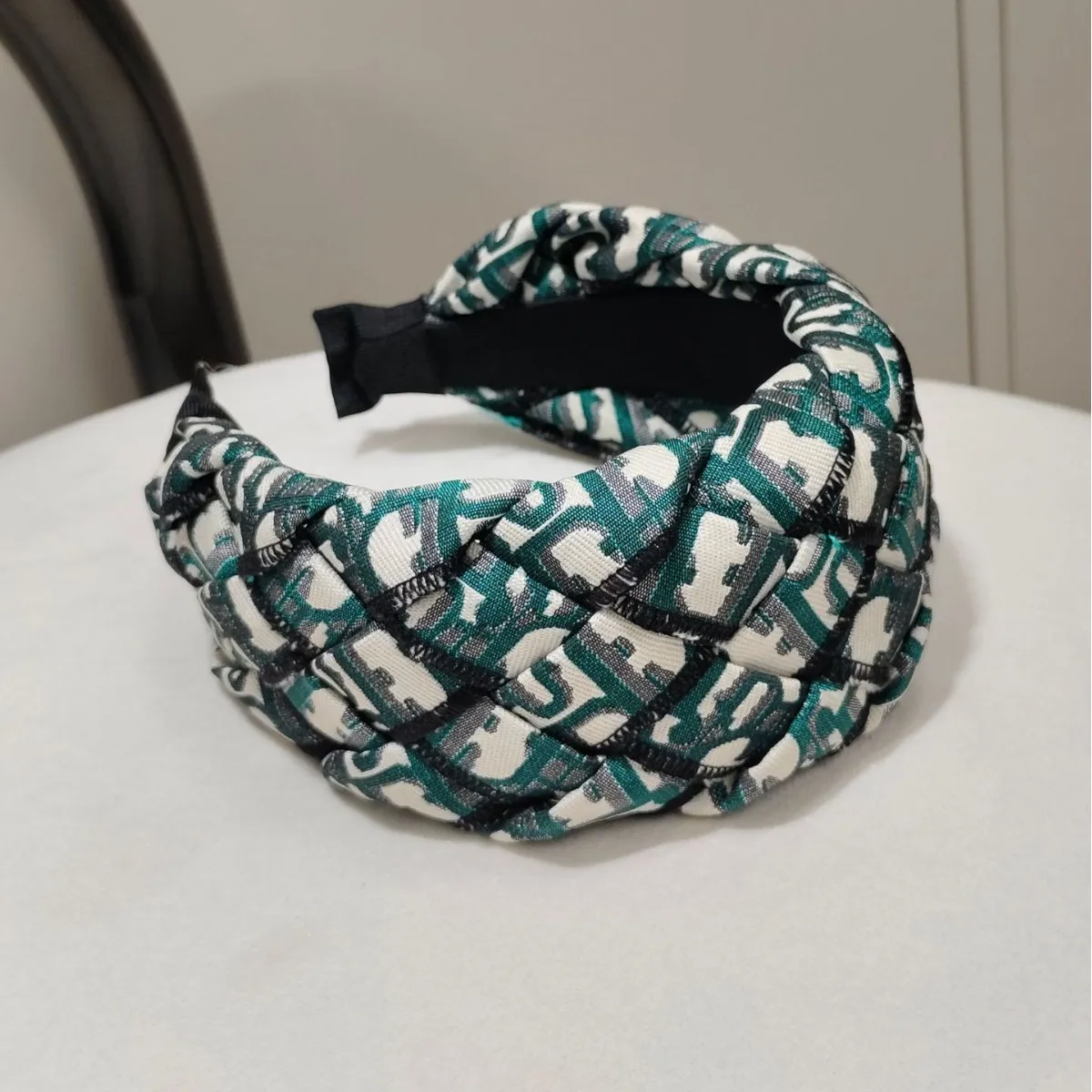 Hot Sale Retro Light Luxury Premium Sense Presbyopia Letter Headband Handwoven High Cranial Top Wide Edge Headband Fabric Hairpi