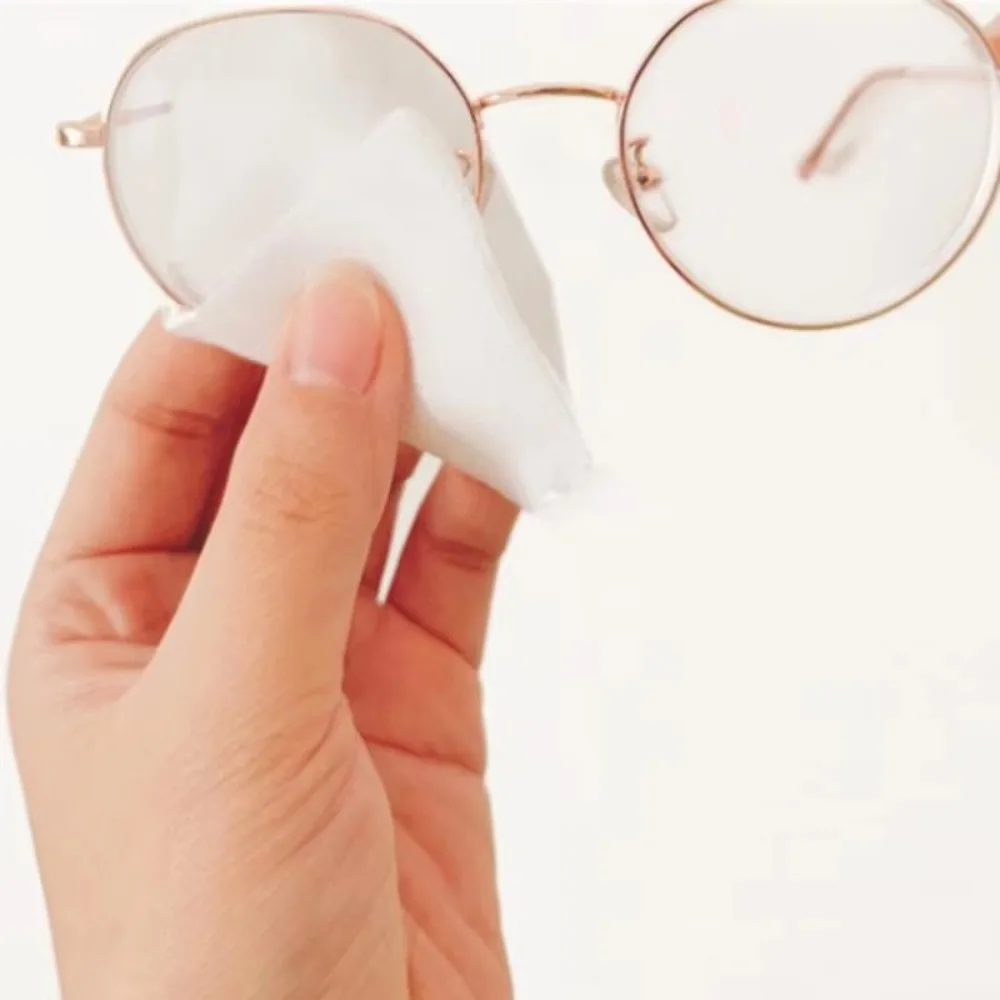100Pcs/Box New Disposable Anti Fog Glasses Wipes Non Marking Portable Glasses Cleaning Cloth Quick-drying Glasses Cleaning Wipes
