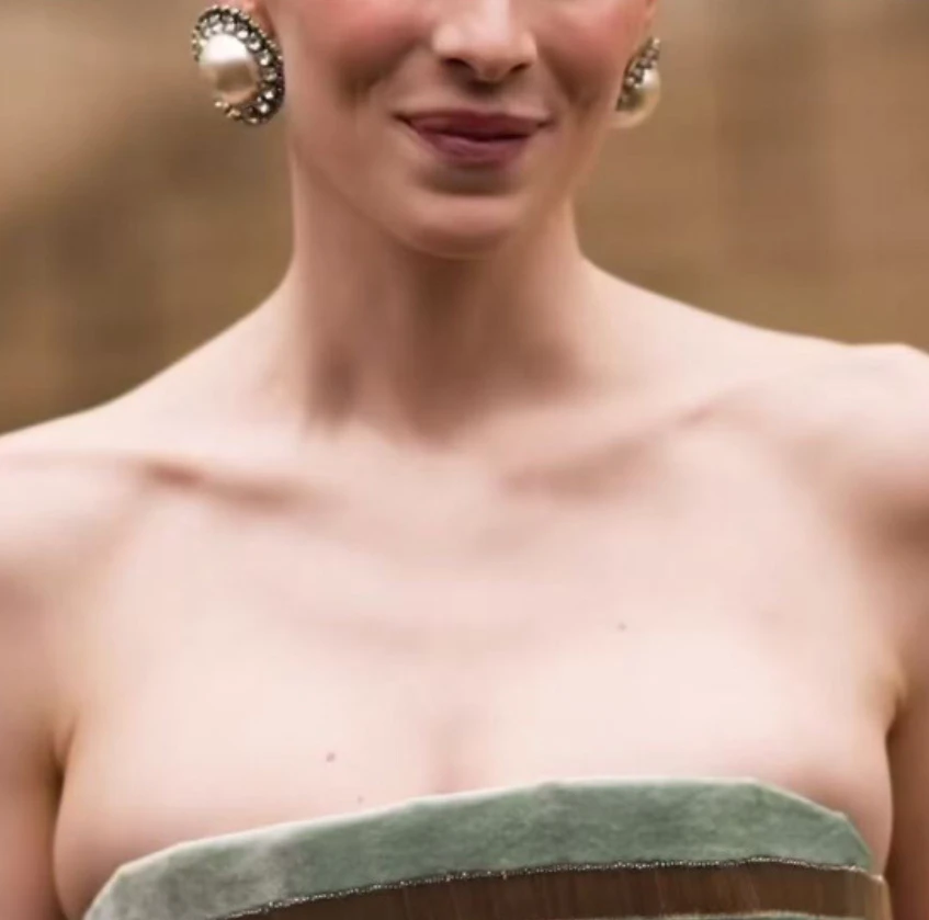 [Elegant] French retro luxurious sparkle diamond pearl imitation turquoise earrings exquisite fashion temperament earring