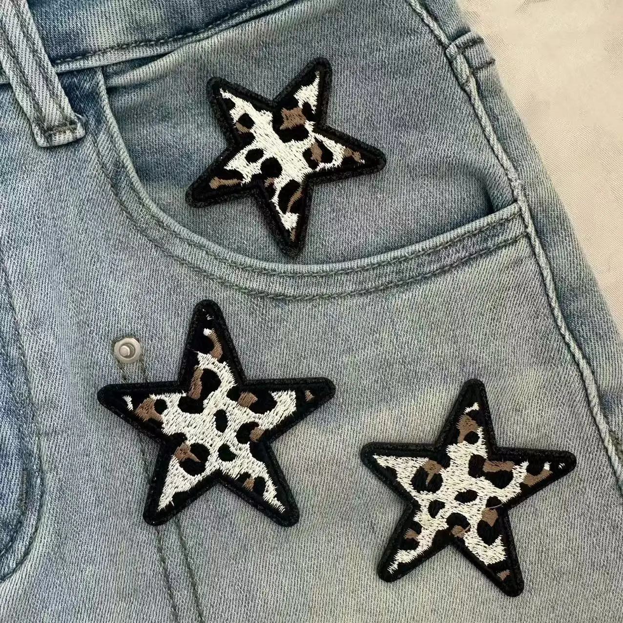 6PCS Leopard Print Star Designed Embroidered Patches, Glitter Leather Themed Iron On Fabric Patches, Clothing DIY Accessories