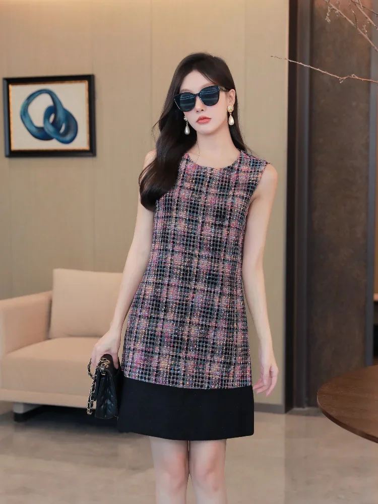 

Pink Lady plaid color blocked dress for women in autumn 2024 new coarse woolen light luxury fashion vest dress evening gown