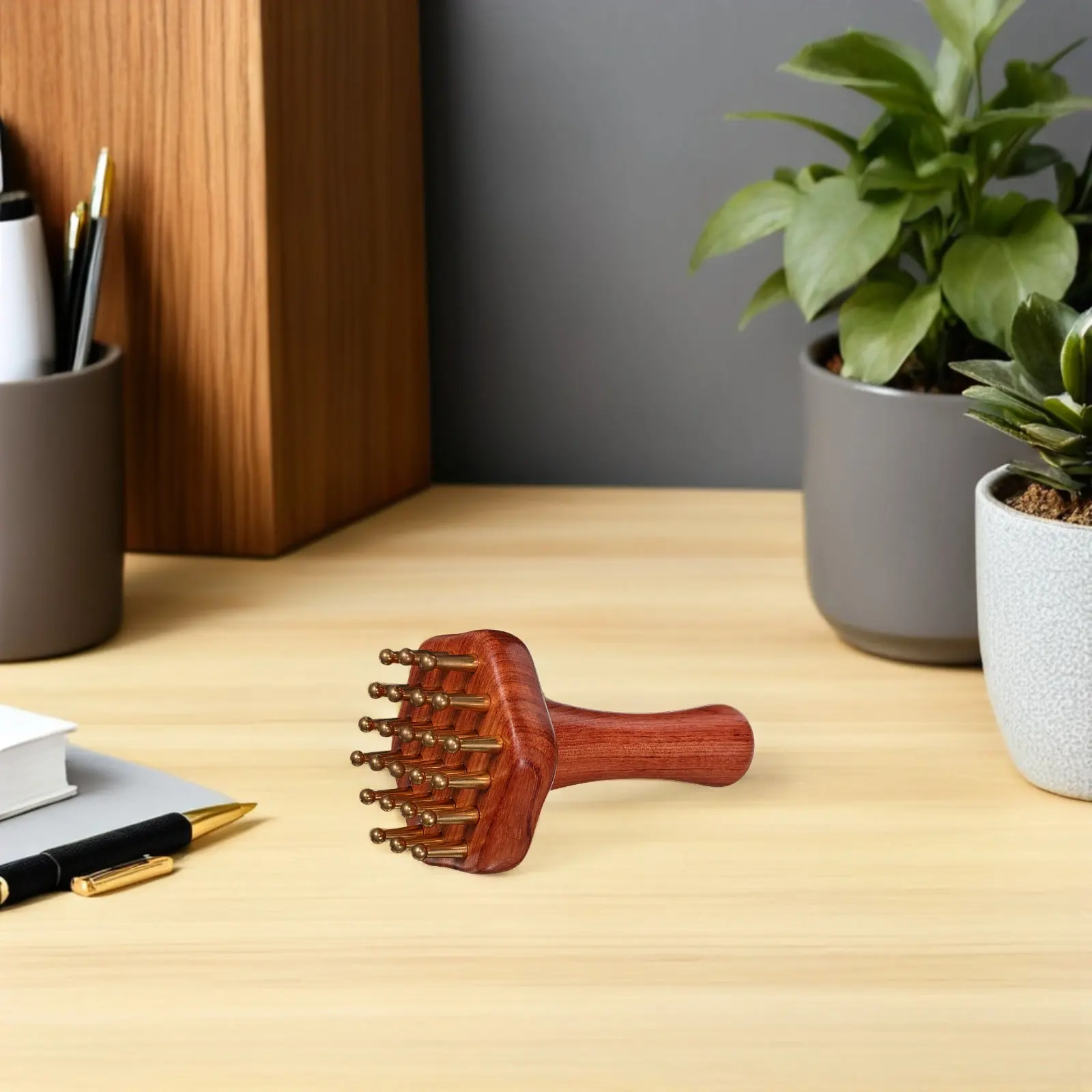 

Латунная массажная щетка для ручного массажа, инструмент для проработки меридианов, для кожи головы, талии, живота, ног, Гуаша-терапия, профессиональный массажер