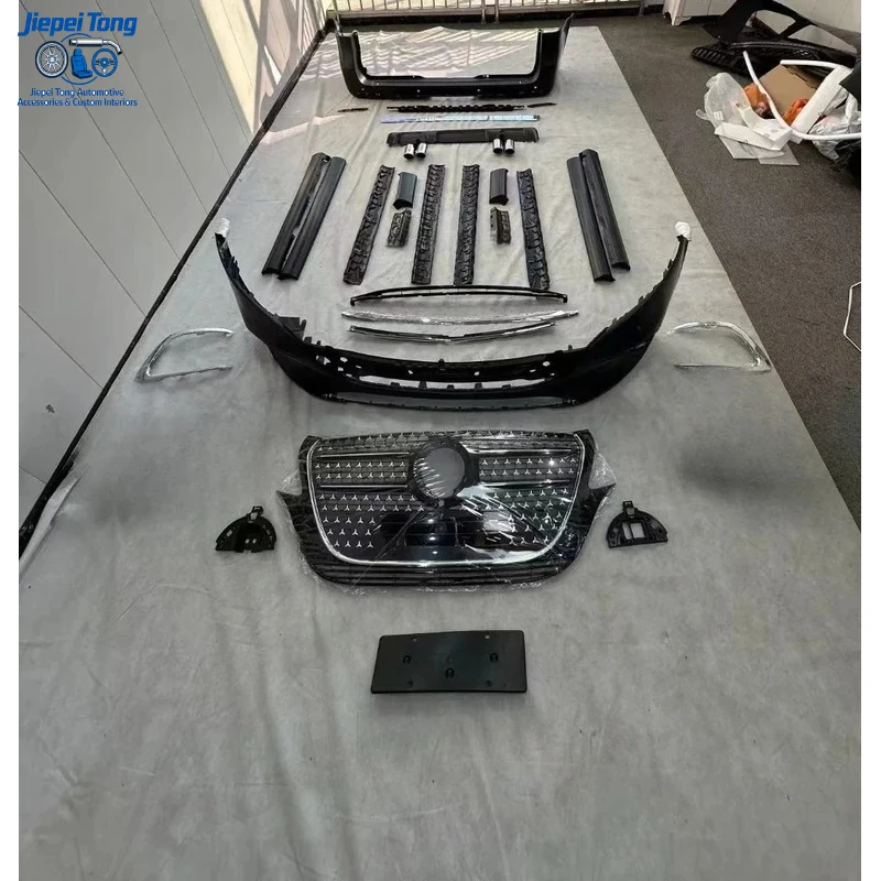 

Новый внешний обвес для Vito W447: Обновление до V300, включая бампер, решетку радиатора и фары.