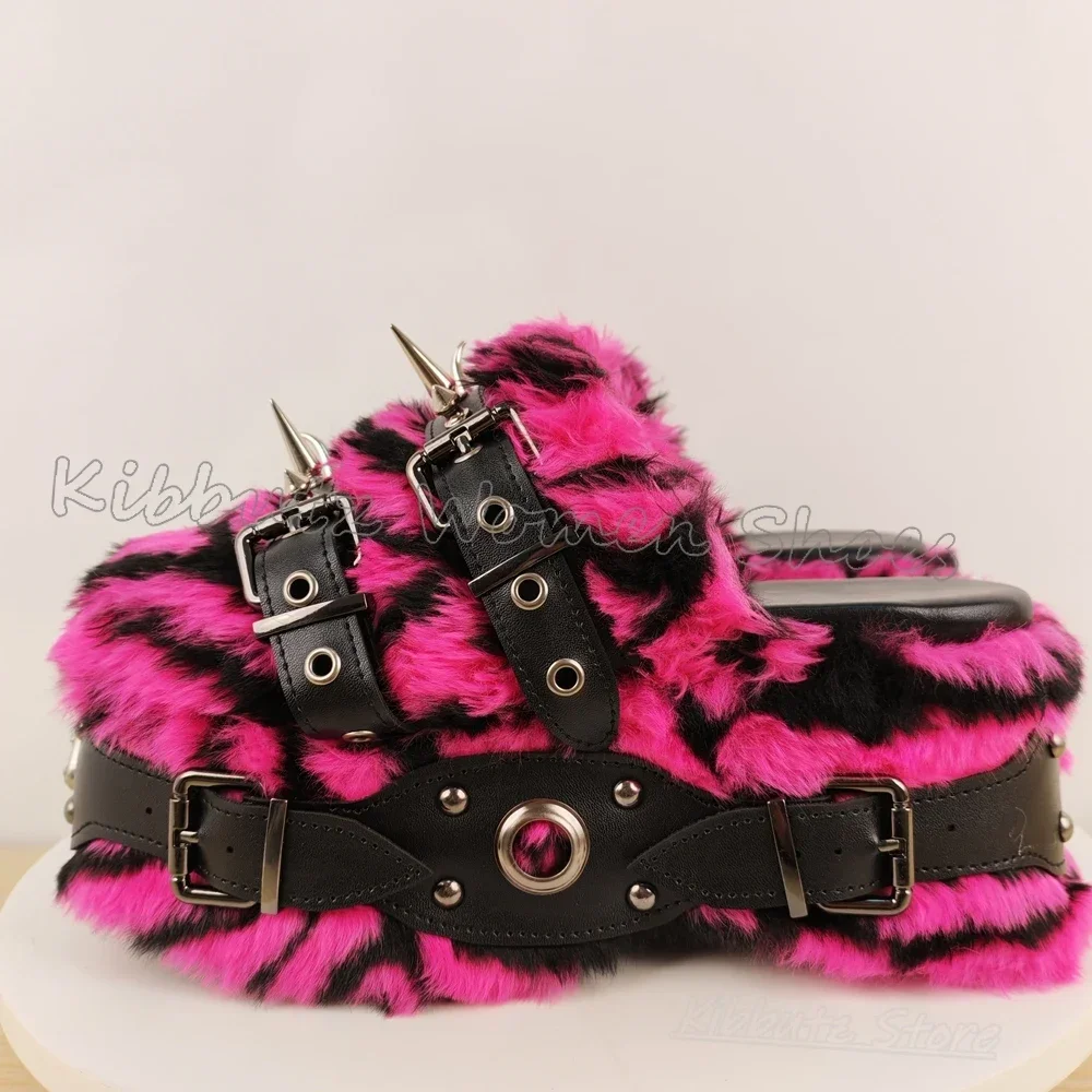 Sandalias de plataforma con remaches y peluche, punta redonda, suela gruesa, estilo Spicy Girl, punk rock, novedosas, de moda, lujo, elegantes y concisas.