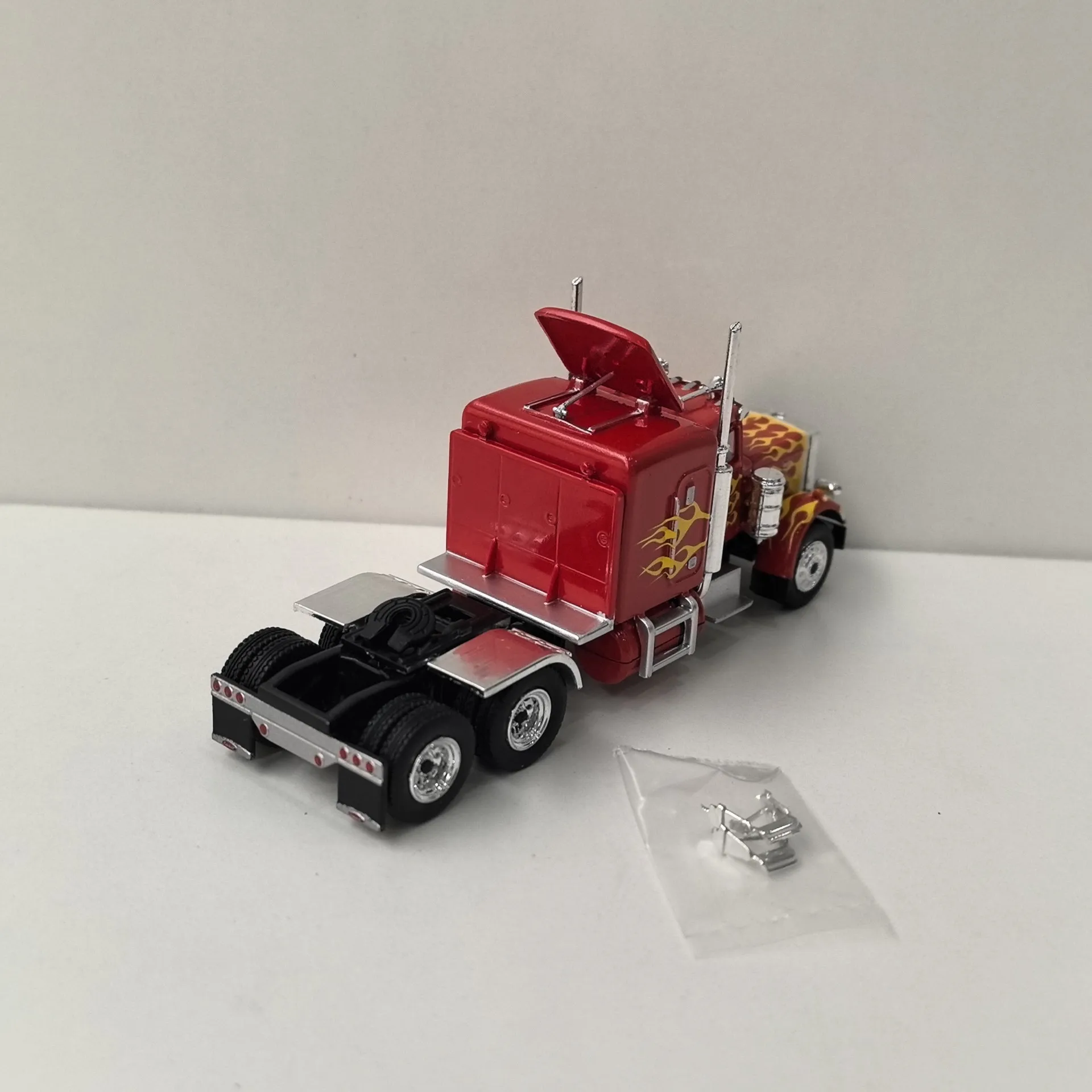 Diecast BREKINA HO 1/87 Scale PETERBILT 359 Plastic Material Car Model Collectible Toy Gift Souvenir Display Ornament