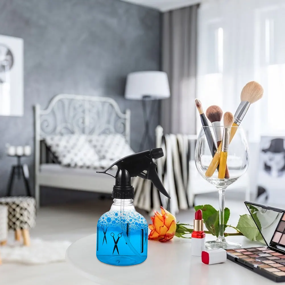 

2pcs Spray Can Plastic Watering Kettle For Hair Salon Barber Shop Fine Mist Sprayer Multiuse Watering Container Spray Bottle For