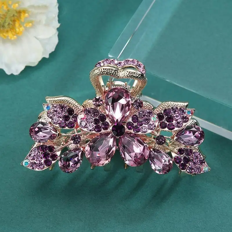 

Big Clip Headwear for Four Seasons Gorgeous Korean Style Shiny Rhinestone Hair Clip for Women with A Grab Clip Hair Accessory