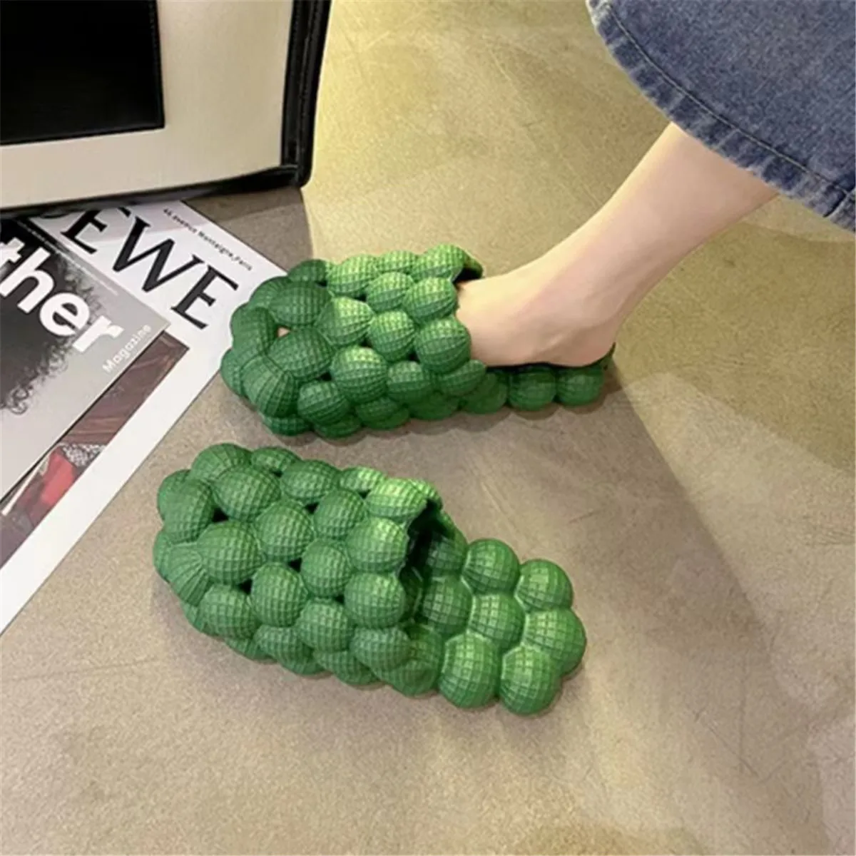 Women Man Soft Bubble Slippers Fashion 2023 New EVA Cool Home Beach Shoes Massage Sole Slippers Designer Indoor Peanut Slipper