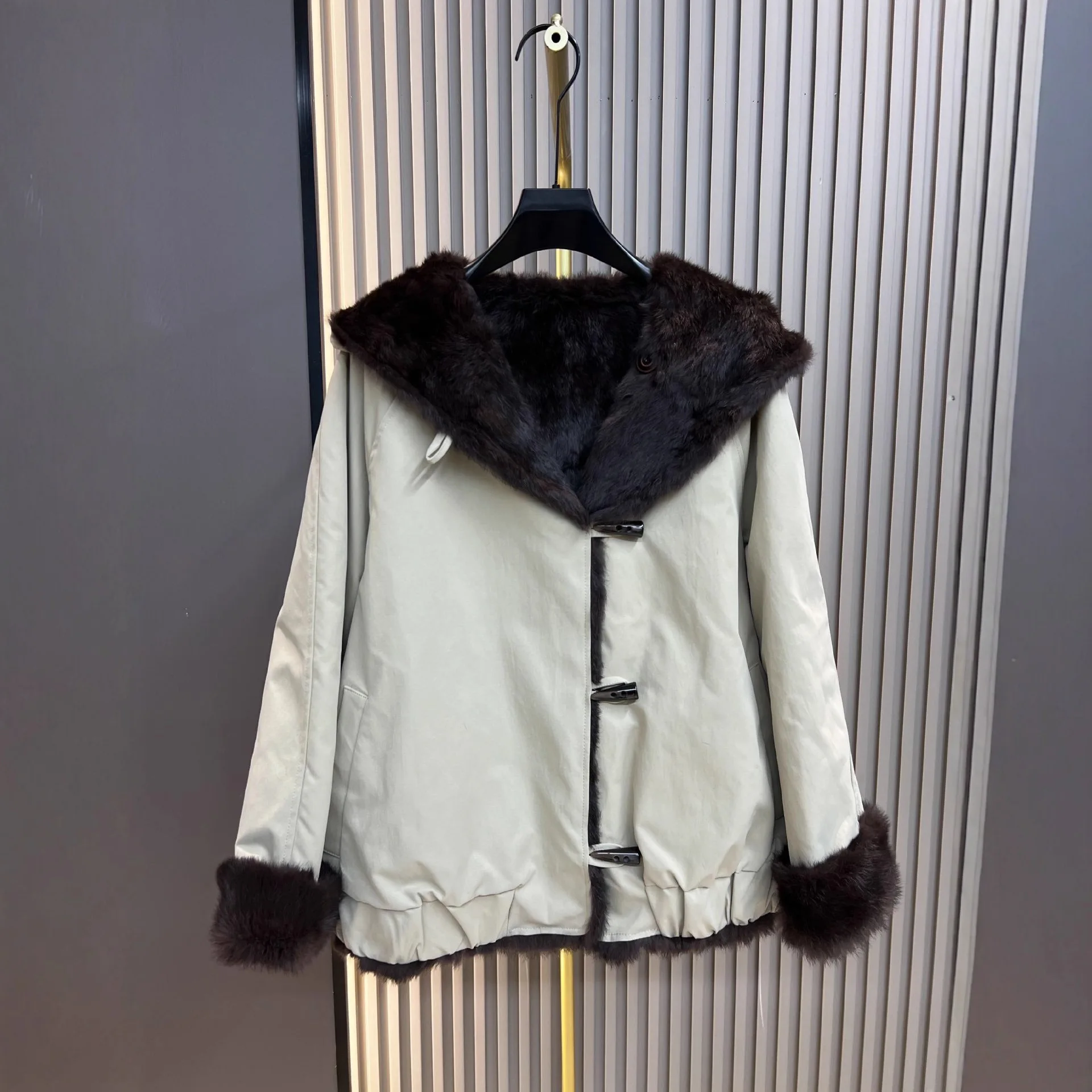 Jassen voor dames Winter Nieuwe damesparka Omkeerbaar konijnenbont Capuchon Ontwerp Twee-in-één warme bontjas