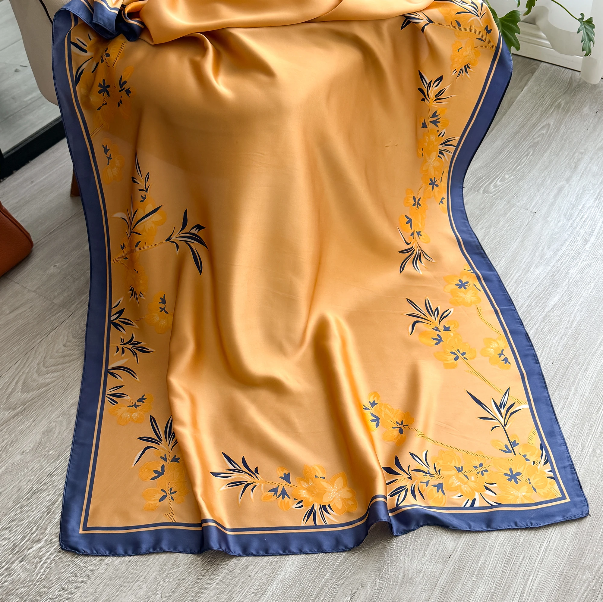 Klassischer Seidenschal 180x90cm für Damen, großer modischer bedruckter Schal für Büro, Hijab, Strandtuch, Bandana, Muffler, Pareo – Detail 10
