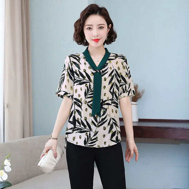 

New Fashionable Chiffon Middle Aged Women's Short Sleeve Shirt Summer Wear