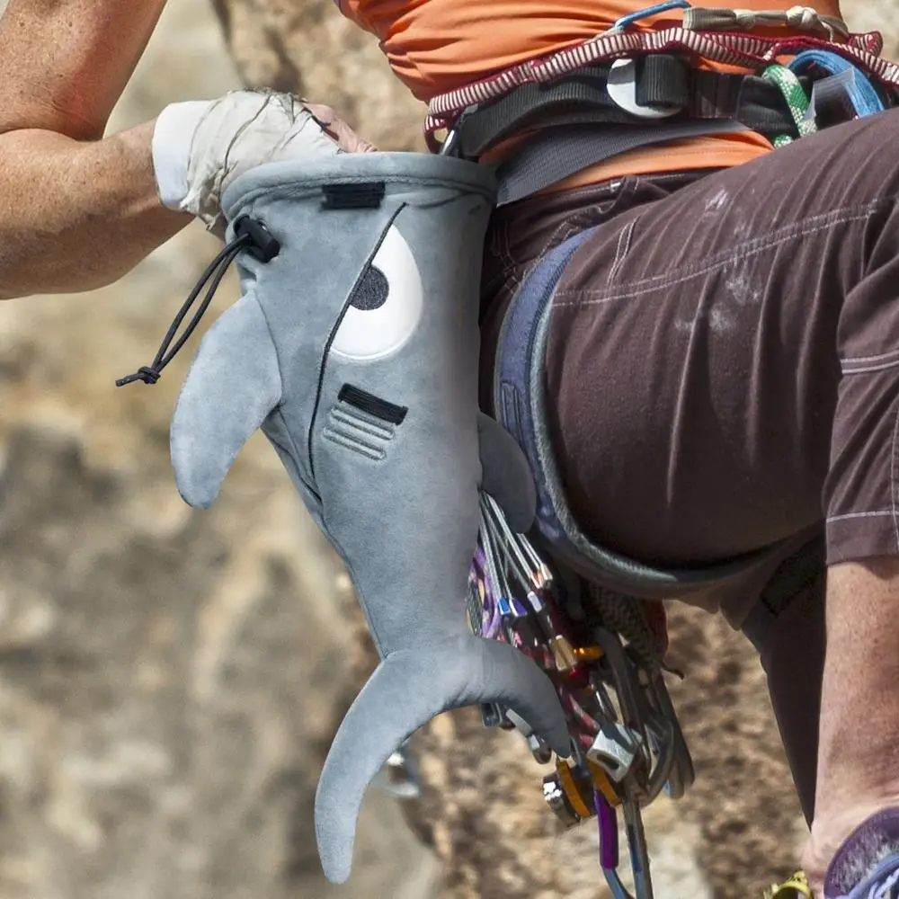 

Flannel Shark Chalk Bag Stuffed Animal Adjustable Rock Climbing Bag Bouldering Rock Climbers Magnesium Powder Bag