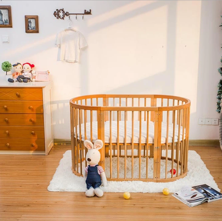 Nordisches multifunktionales höhenverstellbares Kinderbett aus Holz für Babybetten