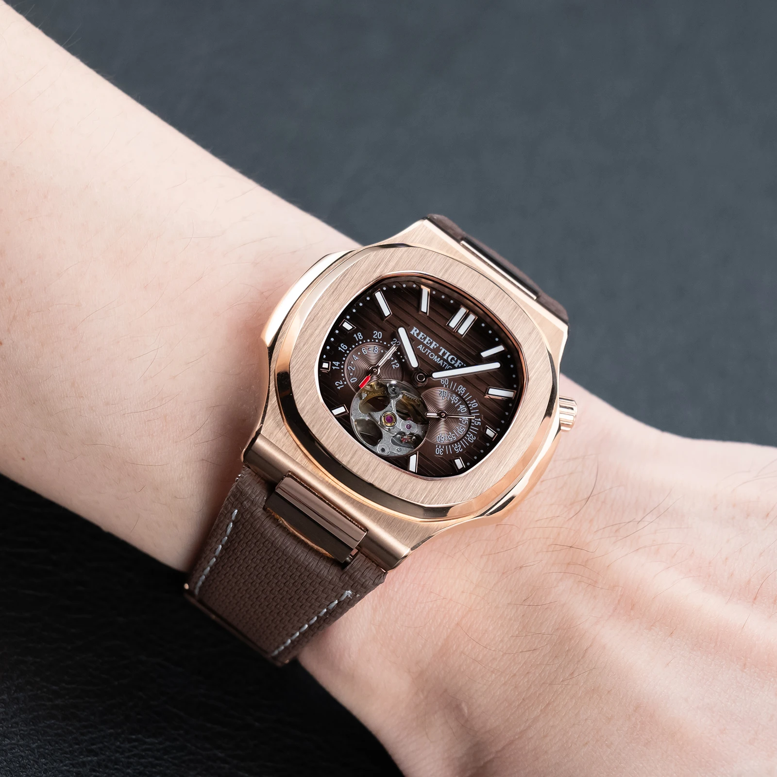 Reef Tiger RT Роскошные квадратные автоматические часы с розовым золотом и коричневым циферблатом, светящиеся 24-часовые механические часы с кожаным ремешком и турбийоном