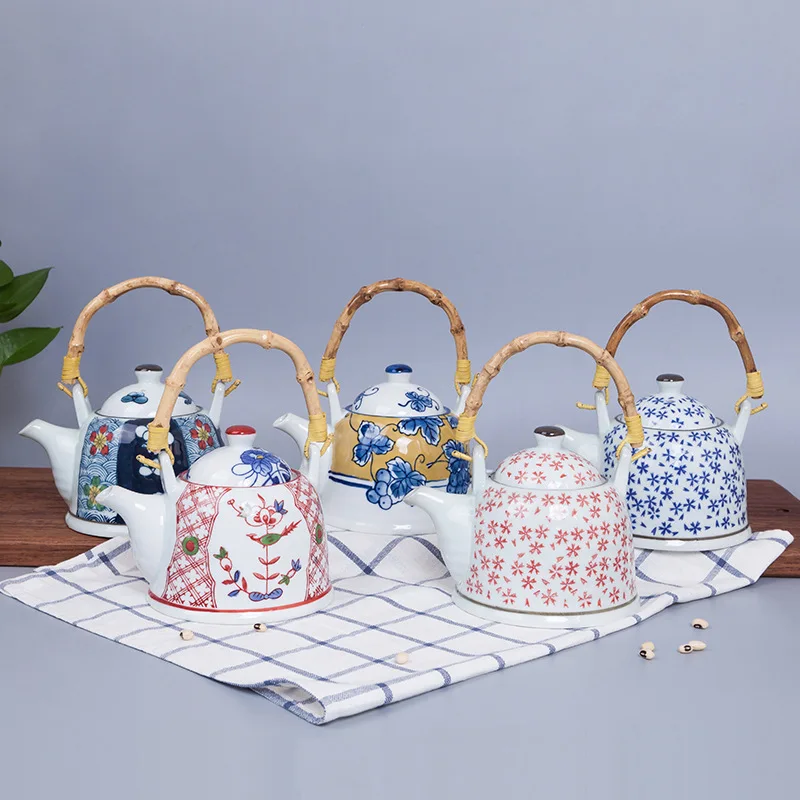 

Ceramic Blue and White Porcelain Japanese Creative Teapot Hand-painted Restaurant Household Large-capacity New Kettle Teapot