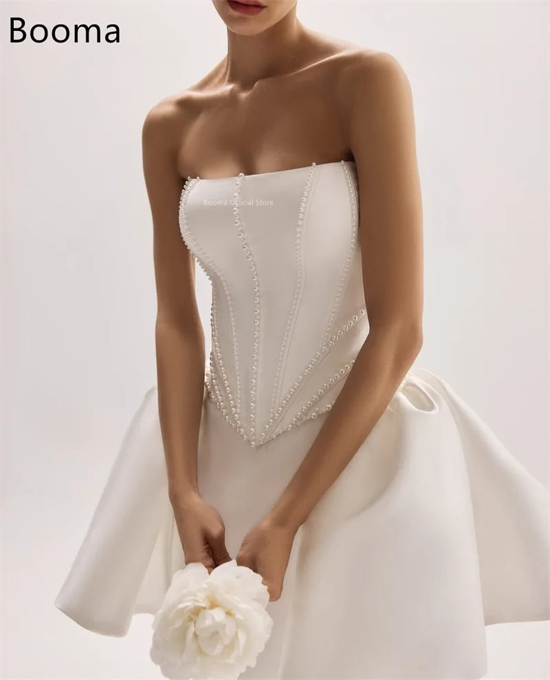Booma eenvoudige parels strapless mini trouwjurken plooi satijnen korset mouwloze bruidenjurk op maat gemaakt 2025