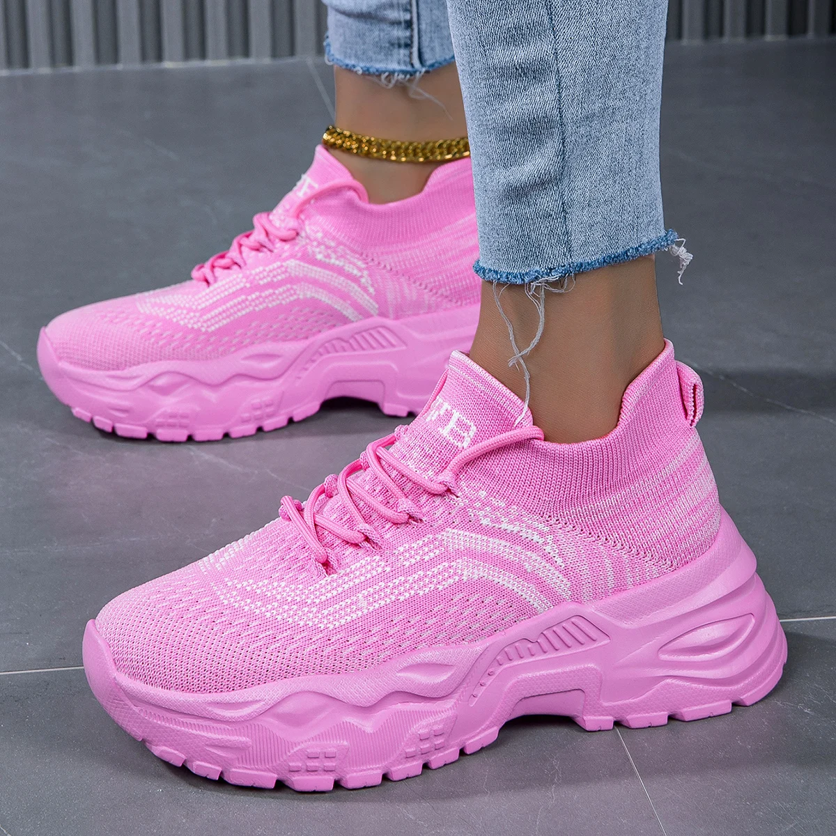 Ladies Low Top Outdoor Thick Bottom Increased Solid Color Lightweight Breathable Sneakers Casual Shoes Walking Shoes Running Shoes