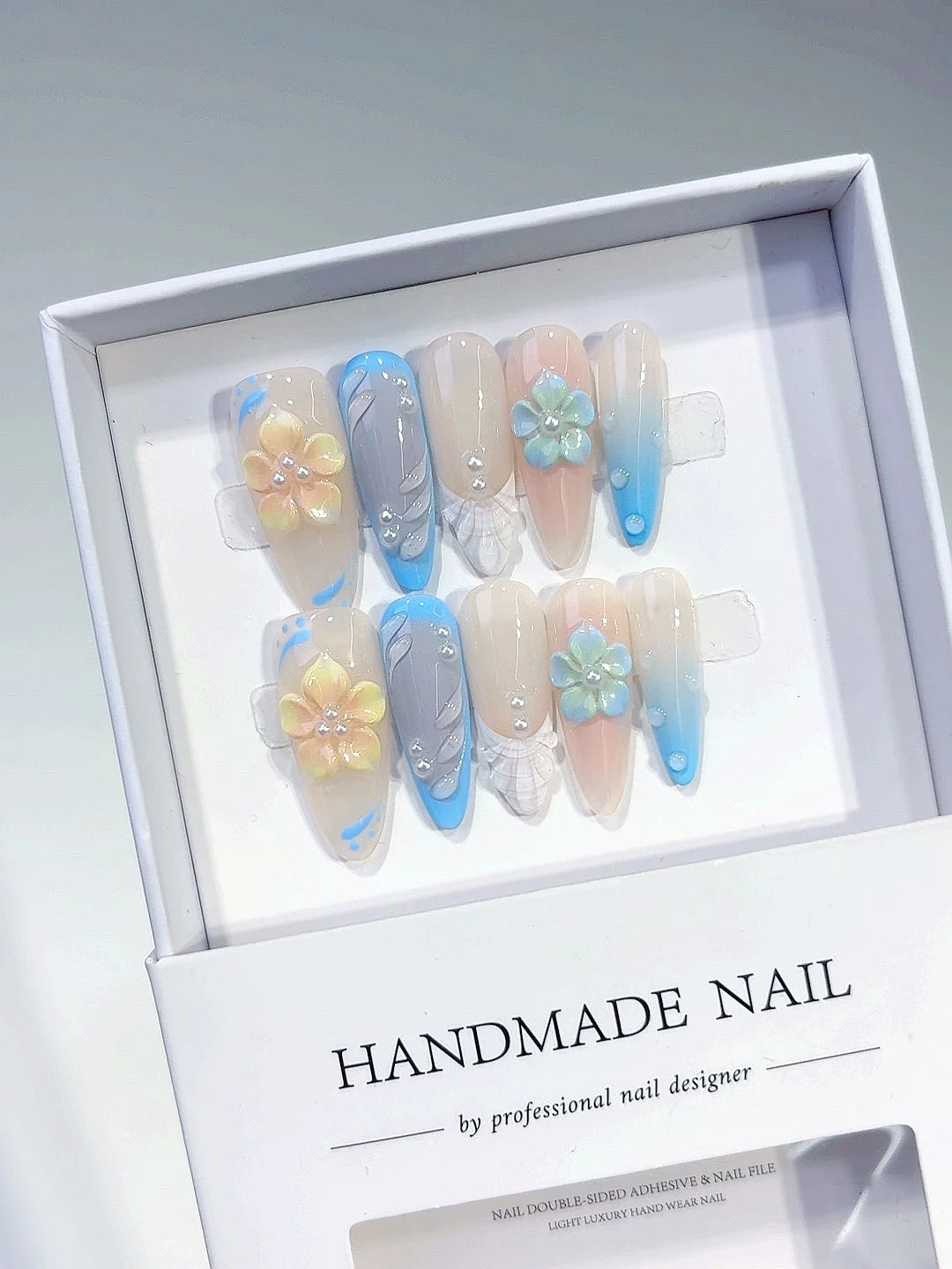 

3D-цветочные накладные ногти с жемчужным и синим градиентом, длинные накладные ногти в виде гроба для женщин (D502)