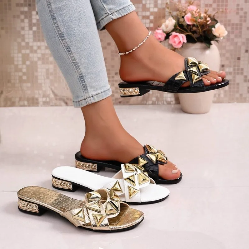 Nouvelles sandales d'été de luxe pour femmes, tongs de créateur, mules ouvertes à la mode pour la marche