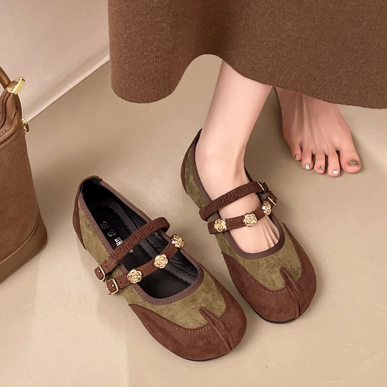Ugly-cute Faux Split-toe Mary Jane Shoes 2026 New Autumn Suede Flats Soft Vintage Party Shoes