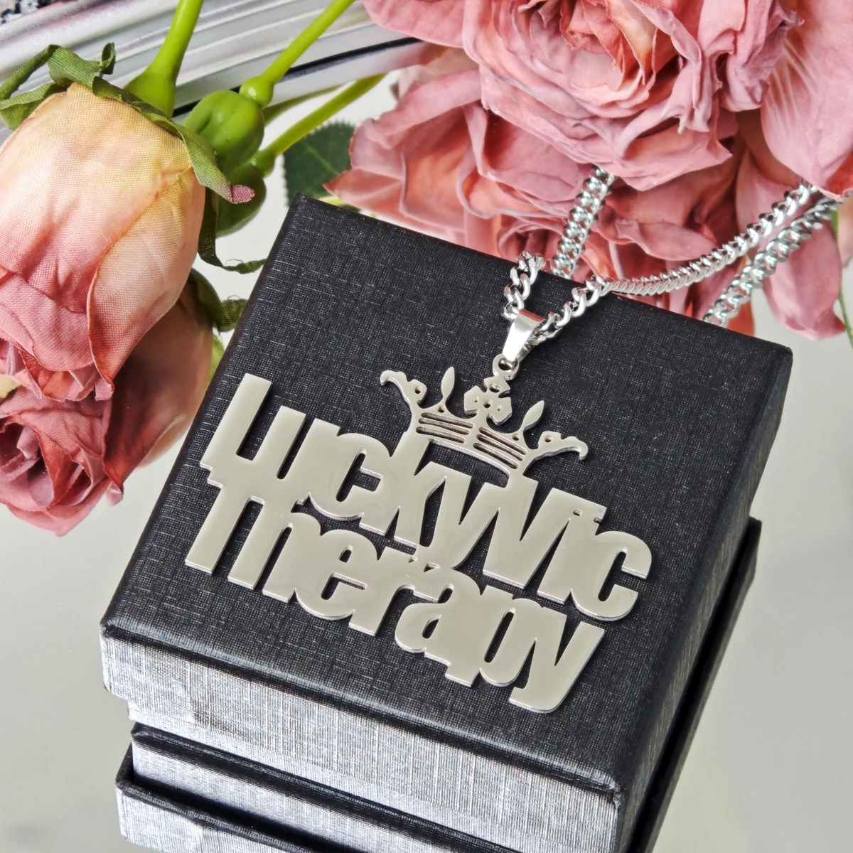 

Ювелирные изделия из нержавеющей стали по индивидуальному заказу. Новое ожерелье 2025 года. Персонализированное ожерелье с именем поставляется с бесплатной подарочной коробкой. Ювелирные изделия для банкетной вечеринки.