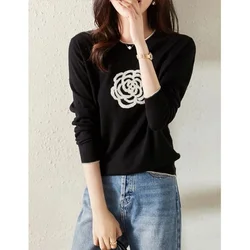 Solid Color Embroidery Floral T-Shirt Women's Clothing Spring Autumn Loose Casual Pullovers All-match Korean Tee Shirt