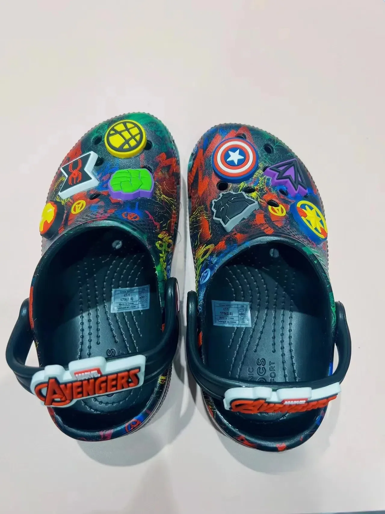 New Cartoon anime Kawaii children\'s hole sandals shoe cute cos avengers branded girl boy beach sandals student home slipper gift