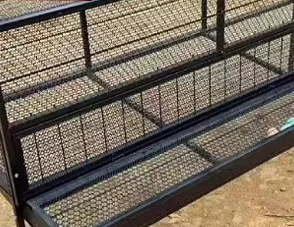 Household indoor and outdoor barbed wire large rainproof weasel egg cage automatic rolling cage