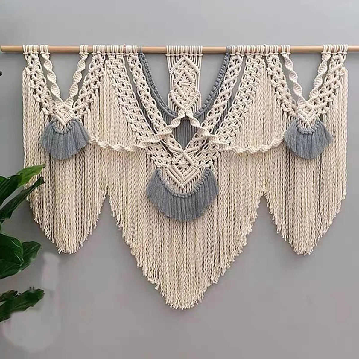 

Color Rope Macrame Tapestry Boho Style Wall Hanging Tapestry Handmade Artistic Macrame Tapesties with 3 pcs Stick