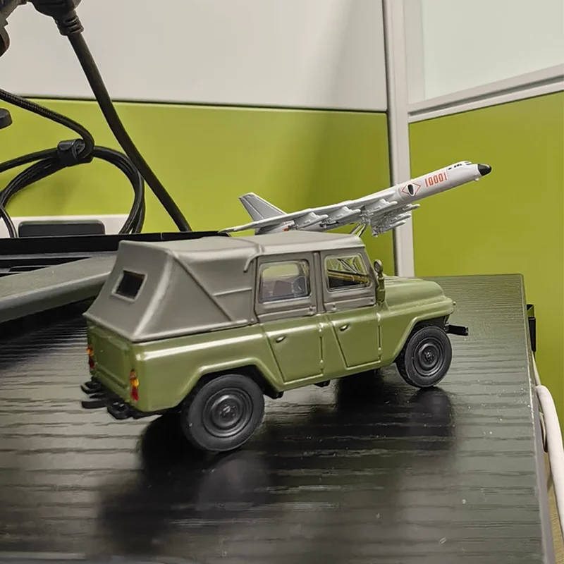 

Tuoyi Xcartoys масштаб 1/64, модель автомобиля из сплава, зеленая игрушка, коллекционная машина для мальчиков, подарок на день рождения, игровая модель с радиоуправлением