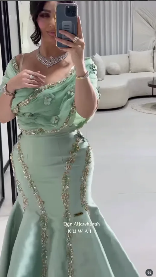 Mint สีเขียว Mermaid ชุดราตรียาวอย่างเป็นทางการ Sparkly คริสตัลปิดไหล่ดอกไม้ Saudi คําชุดราตรีชุดราตรีชุด Customized