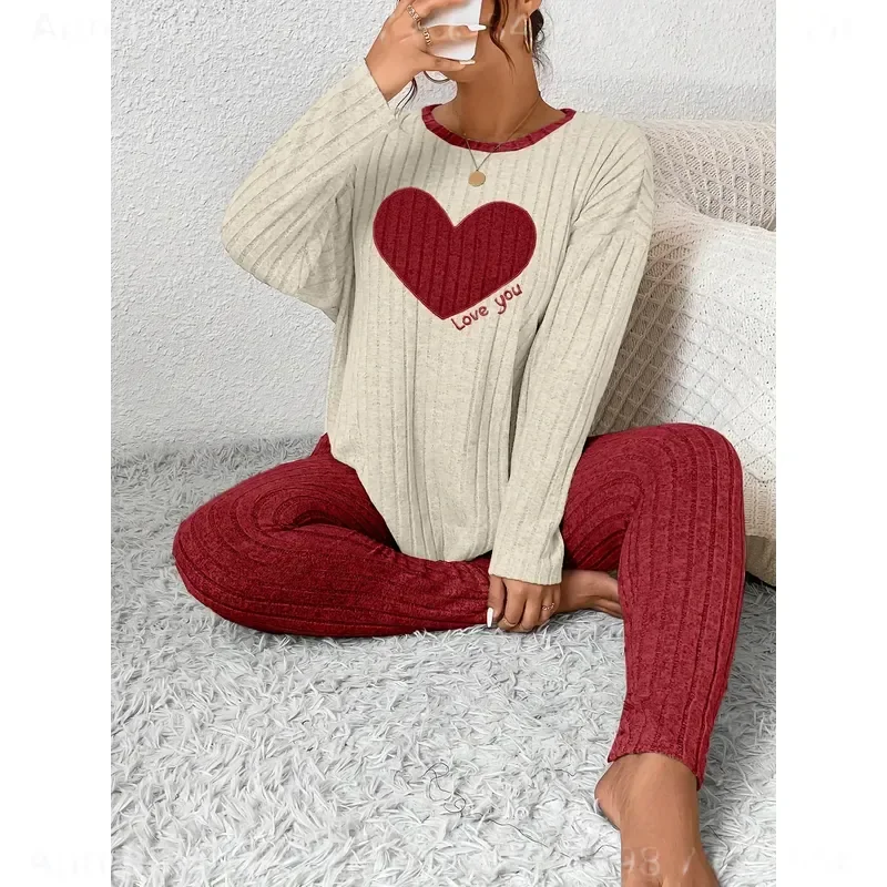 Women Plus Size Heart Print 2‑Piece Loungewear Set Fitted Long Sleeve Top & Long Pants Soft Comfortable Sleepwear Casual Home Wear Pajama Outfit