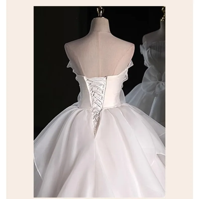 2025 여성용 새롭고 달콤한 흰색 웨딩 신부 스트랩리스 웨딩드레스 이브닝 드레스 패셔너블한 요정 연회 그랜드 디스플레이 드레스
