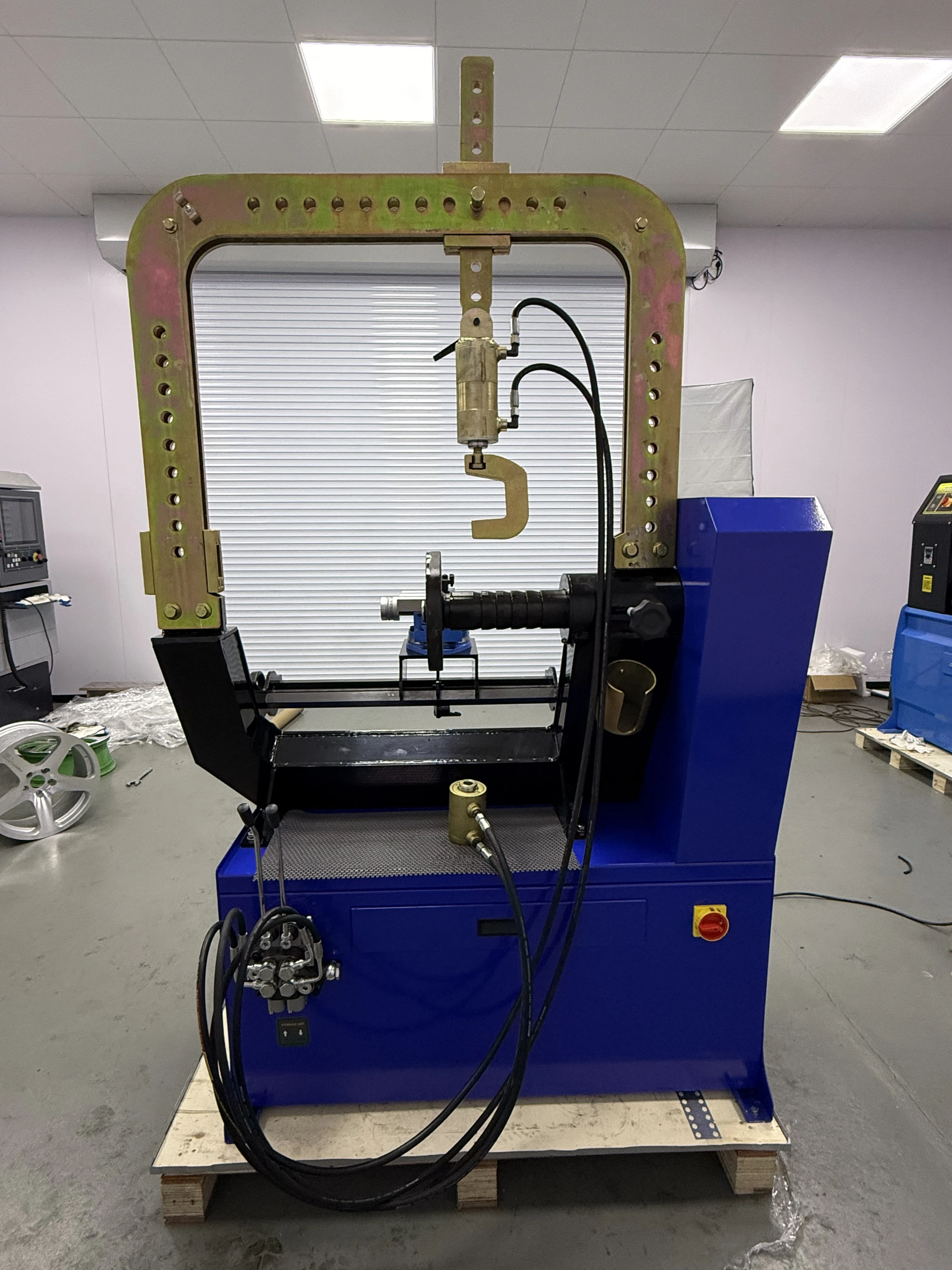 Wheel Hub Straightening Machine ARS26 Mag Wheel Rim Repair Machine for Sale Wheel Hub Surface Shaping and Rounding