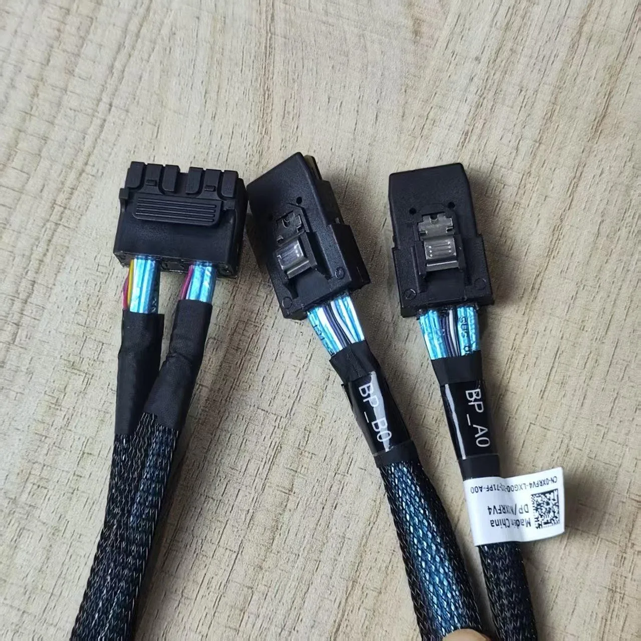 XRFV4 For Dell T440 T640 H330 H730 H730P X8 SAS Array Card Cable