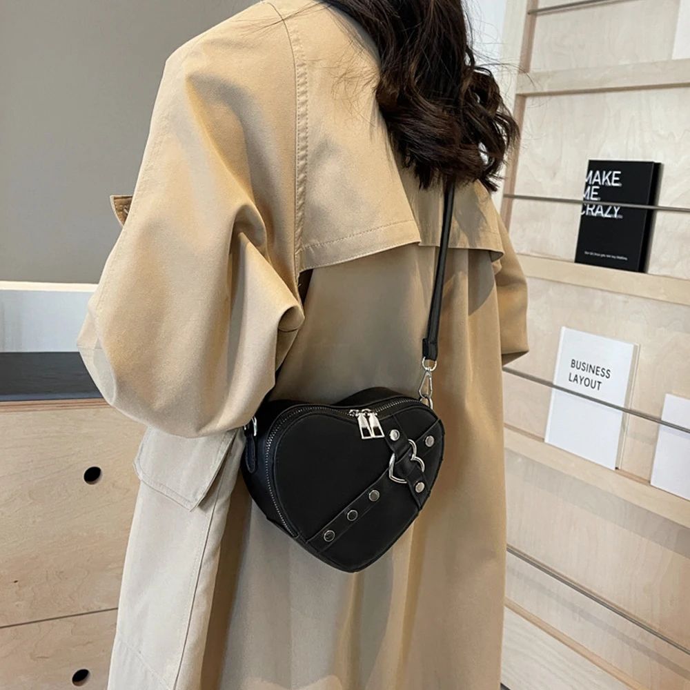 Popular New Peach Heart Shoulder Bag, Fashionable Internet Celebrity Love Cross Bag, Trendy Western Solid Color Bag for Women
