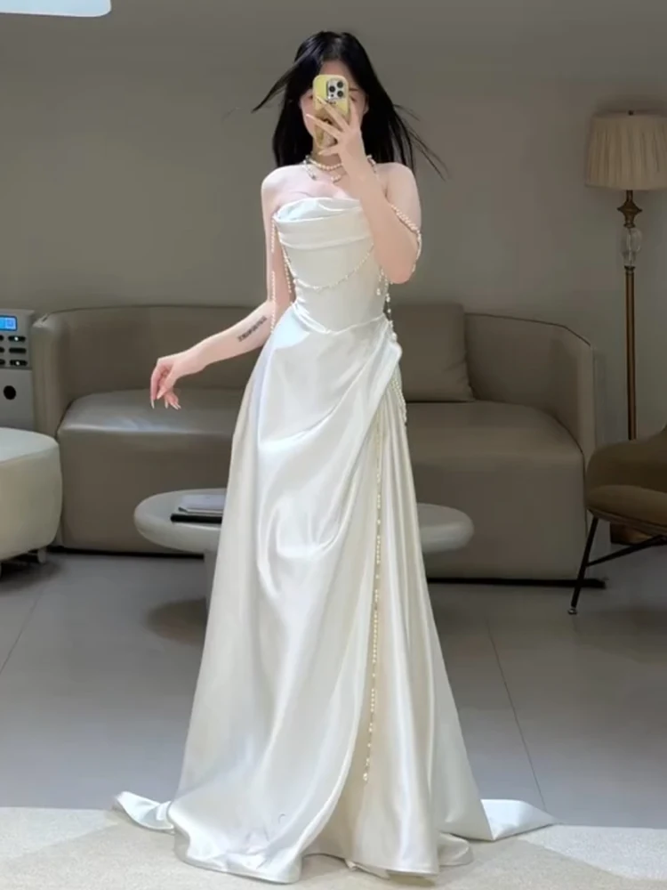 

Элегантное свадебное платье из атласа с открытыми плечами и шлейфом для помолвки, белое, роскошное, создающее особую атмосферу