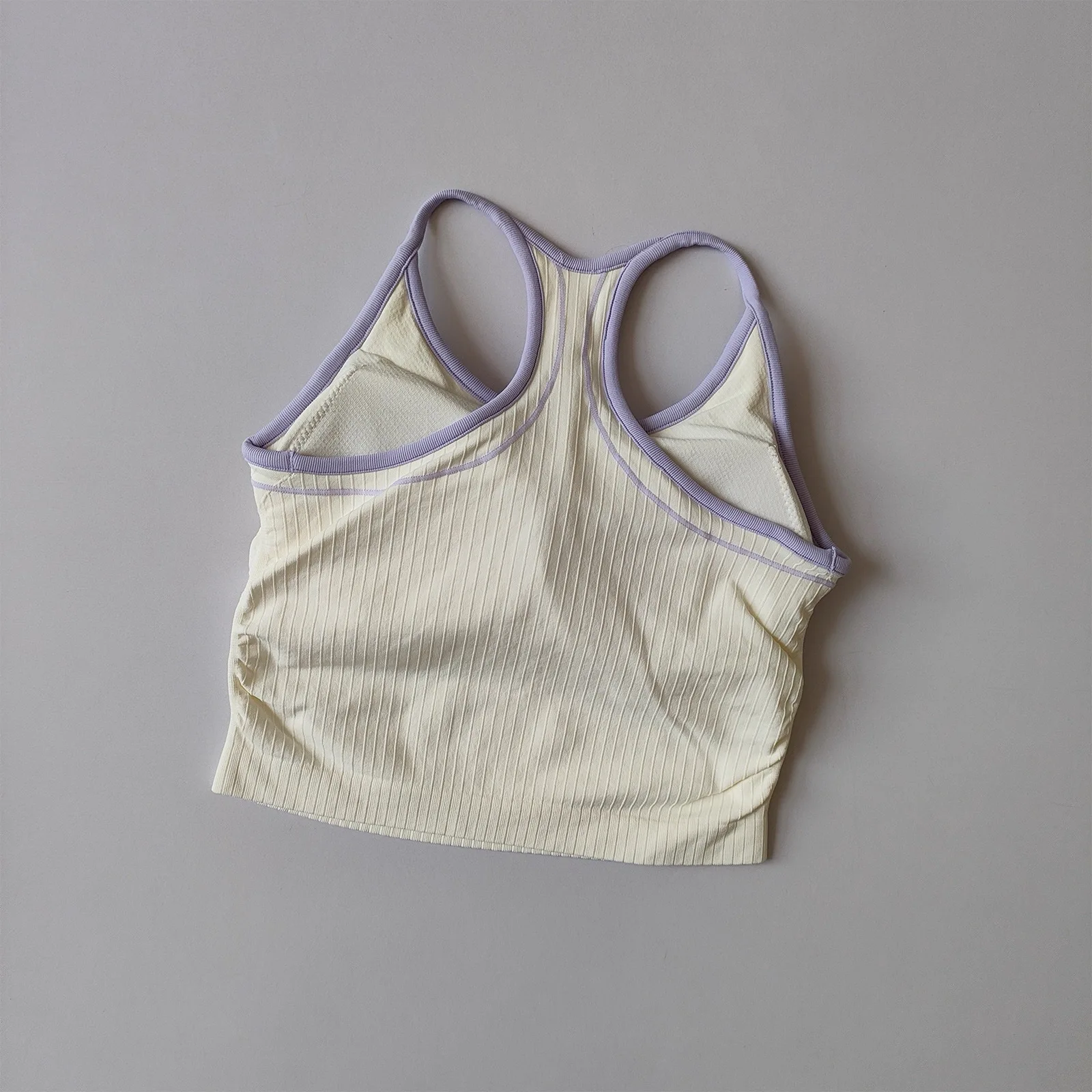 Damen Color-Block-Träger-Sporttop, Taillenformendes Yoga-Pilates-Fitness-BH mit eingebauten Polstern – Detail 15