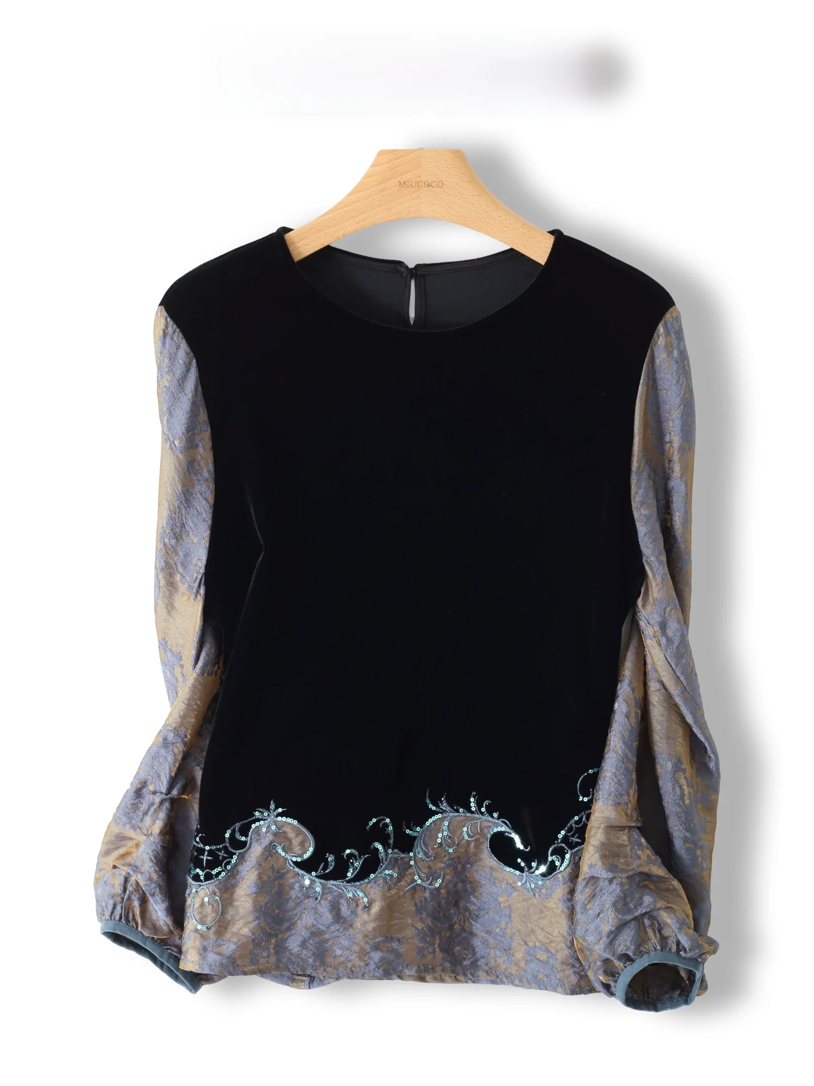 Recommended Velvet Long Sleeve Shirt Embroidered Floral Patchwork Glowing Luxury Ladylike Vintage Style Women's Shirt