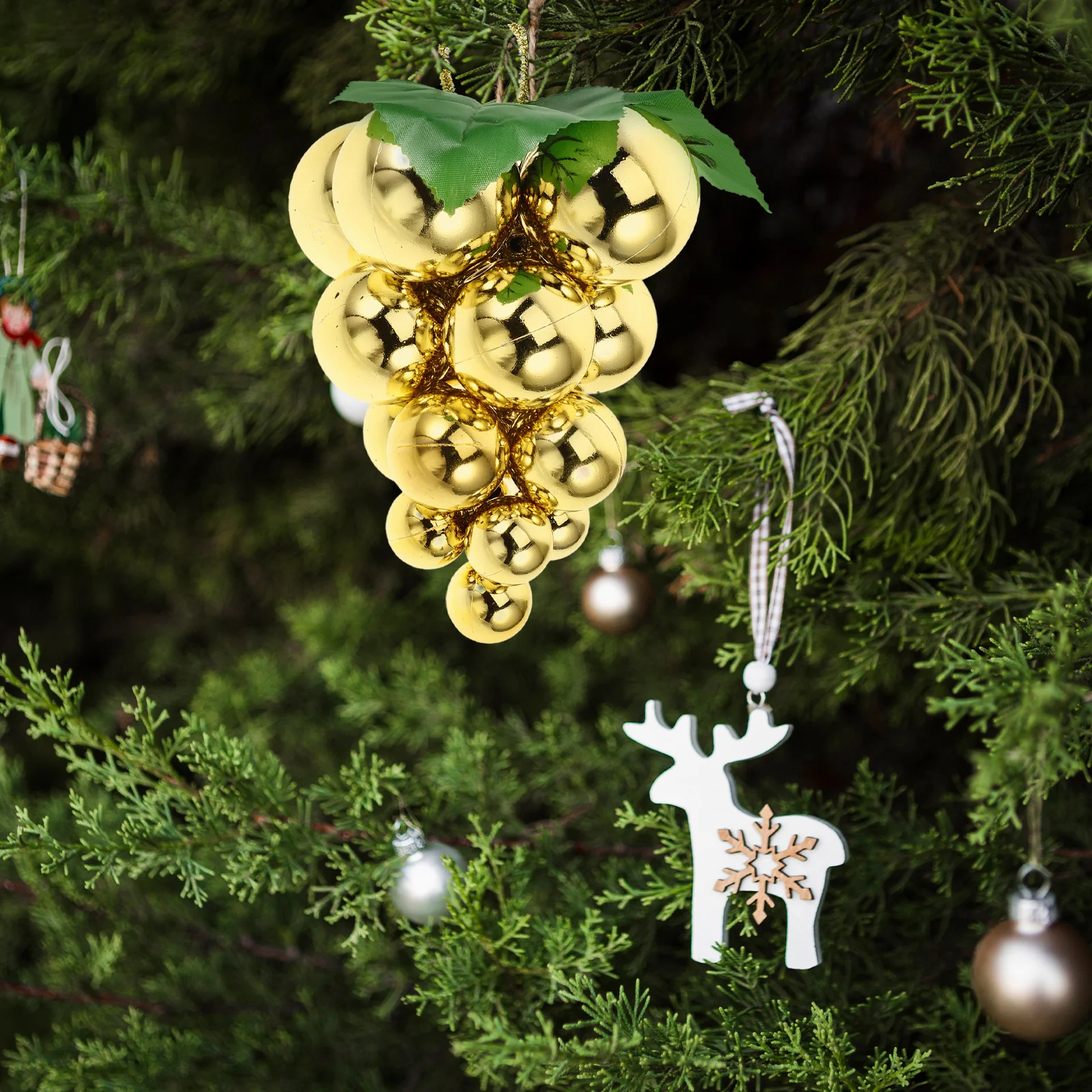 

1pcs Christmas Decorations Artificial Grapes Xmas Tree Ornaments Reflective Grape Pendant Holiday Party Decor Festive Hanging