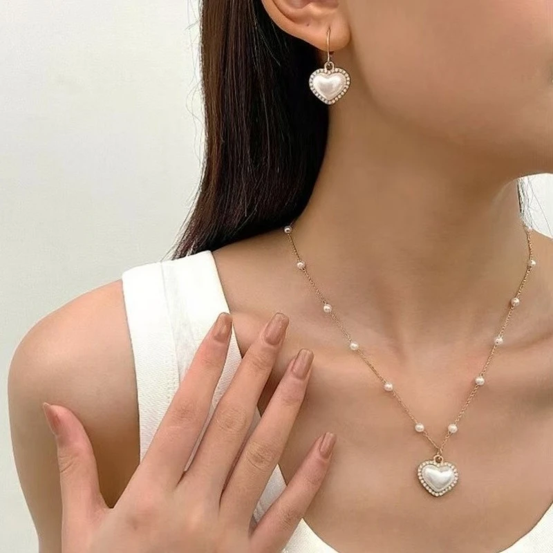 Elegant Vintage Simple Fashion Imitation Pearl Heart Pendant Necklace Earrings Women's Wedding Reception Party Jewelry Set Gift