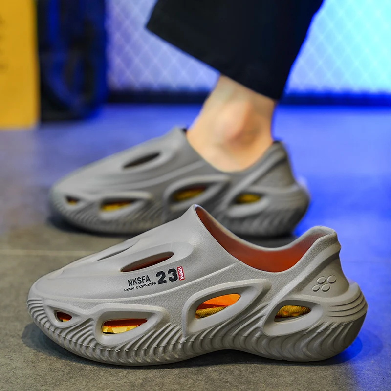 Anti-Slip Hollow out Men's Sandals Thick Bottom Walking Sensation Beach Sports Shoes Wear-Resistant EVA Material for Summer