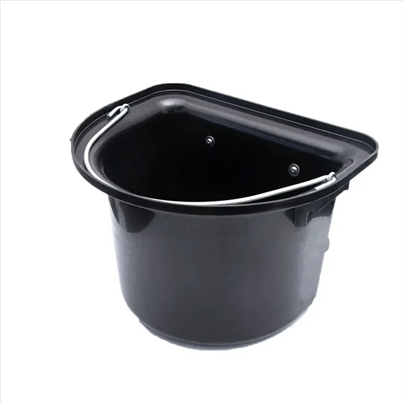 

1 PCS Flat Back Plastic Animal Feed Bucket Animal Feed Bucket Black with Metal Handle Horse Feed & Water Bucket