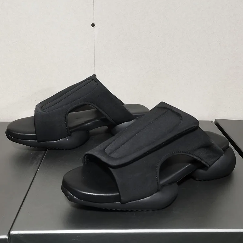 

Designer Slip-On Mules Slippers Thick-Soled Peep Toe Slides Men's Shoes Summer Men Shoes Trendy Luxurious Beach Men Shoes
