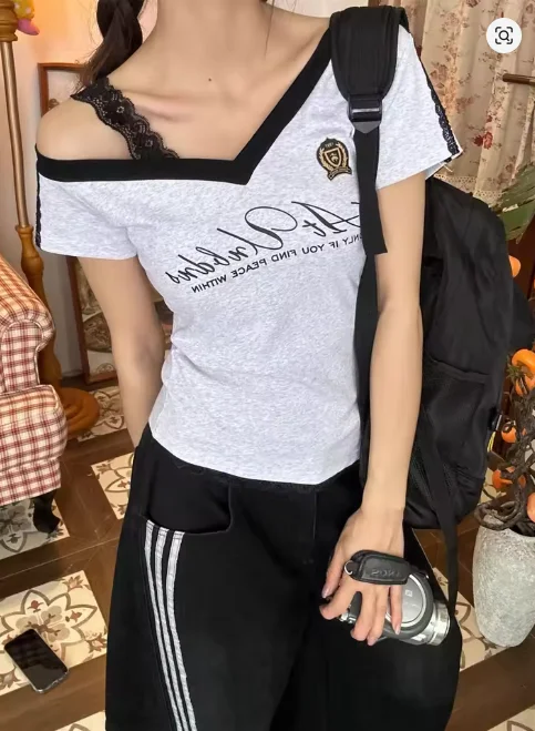 

Бело-серый кружевной спортивный сексуальный летний топ с открытыми плечами, женский топ Y2k с v-образным вырезом и коротким рукавом, модные корейские женские базовые футболки, новинка 2023 года