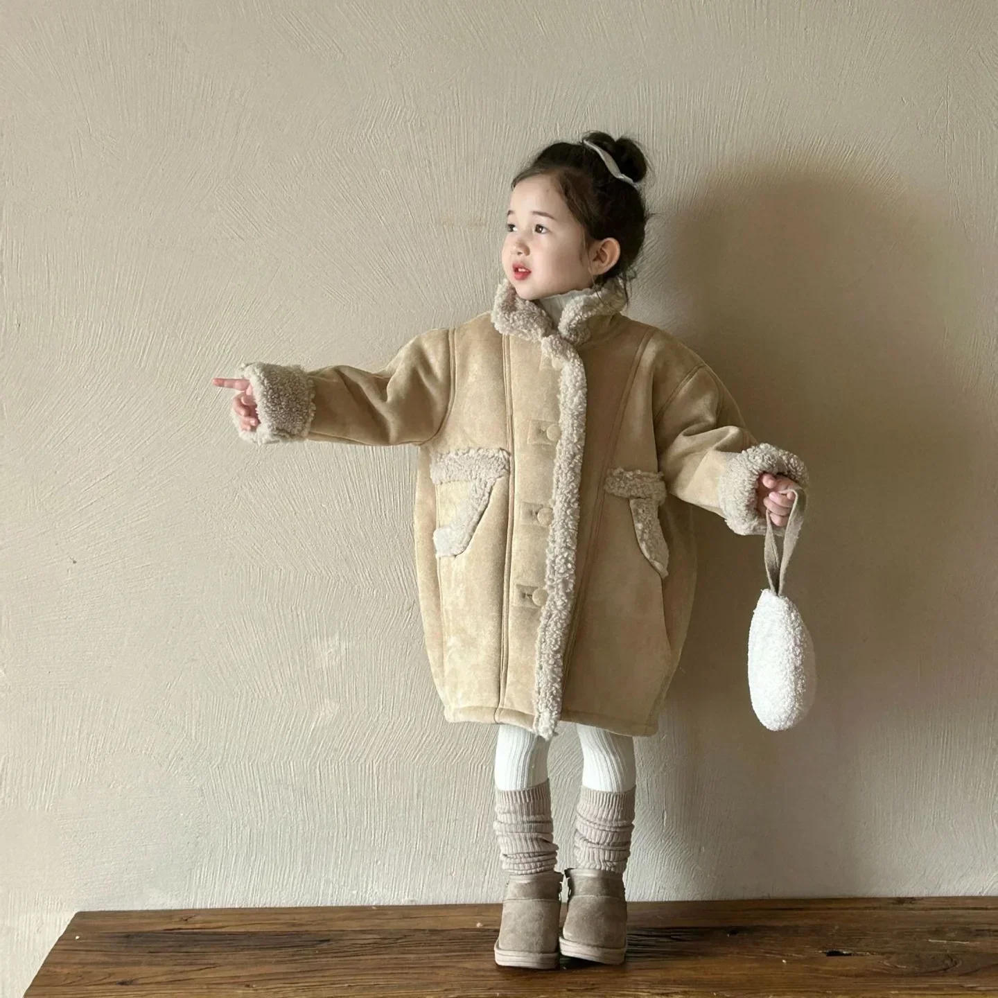 Girls Coat 2024 Winter New Childrens Wear Korean Style Girls Baby Foreign Style Lamb Wool Compound Suede Medium Long Coat