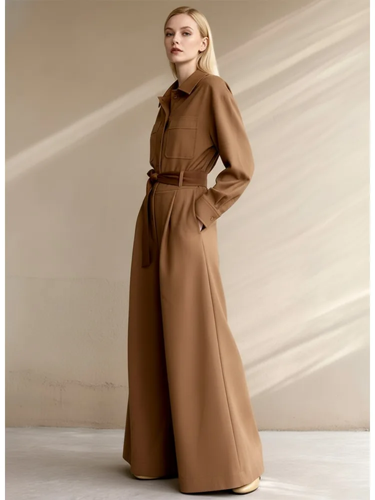 Macacão Casual Feminino Freeacy 2026 Primavera Cáqui com Gola Camisa, Cinto e Perna Larga, Macacão de Manga Comprida