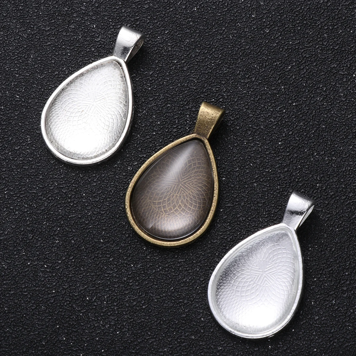 

36Pcs Bezel Pendant Tray Copper Plating Jewelry Making Accessories for Custom Photo Pendants and Resin Crafts Silver