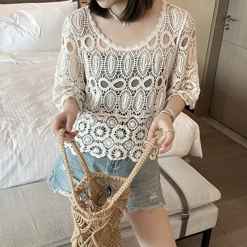 REALEFT Sommer Vintage Spitze Häkeln Aushöhlen frauen Blusen 2025, Neue Stickerei Halbe Hülse O-ansatz Shirts Tops für Frauen