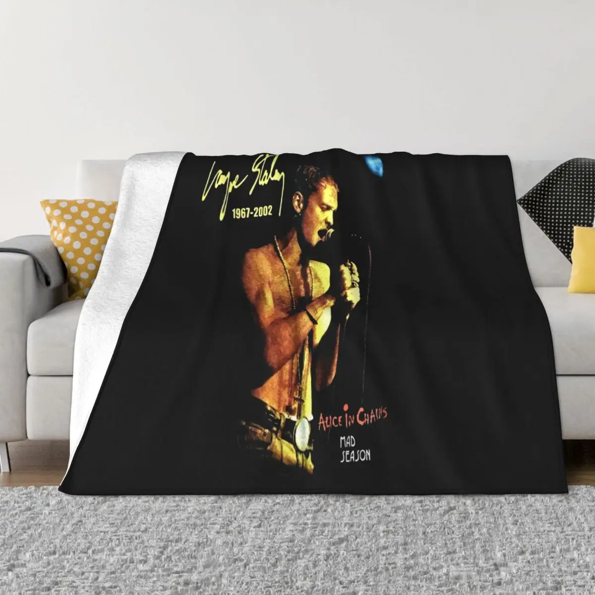 Alice In Chains Layne Stacey 1967 2002 Music Anime Family Anime Geek Surprise Creative Design Throw Blanket